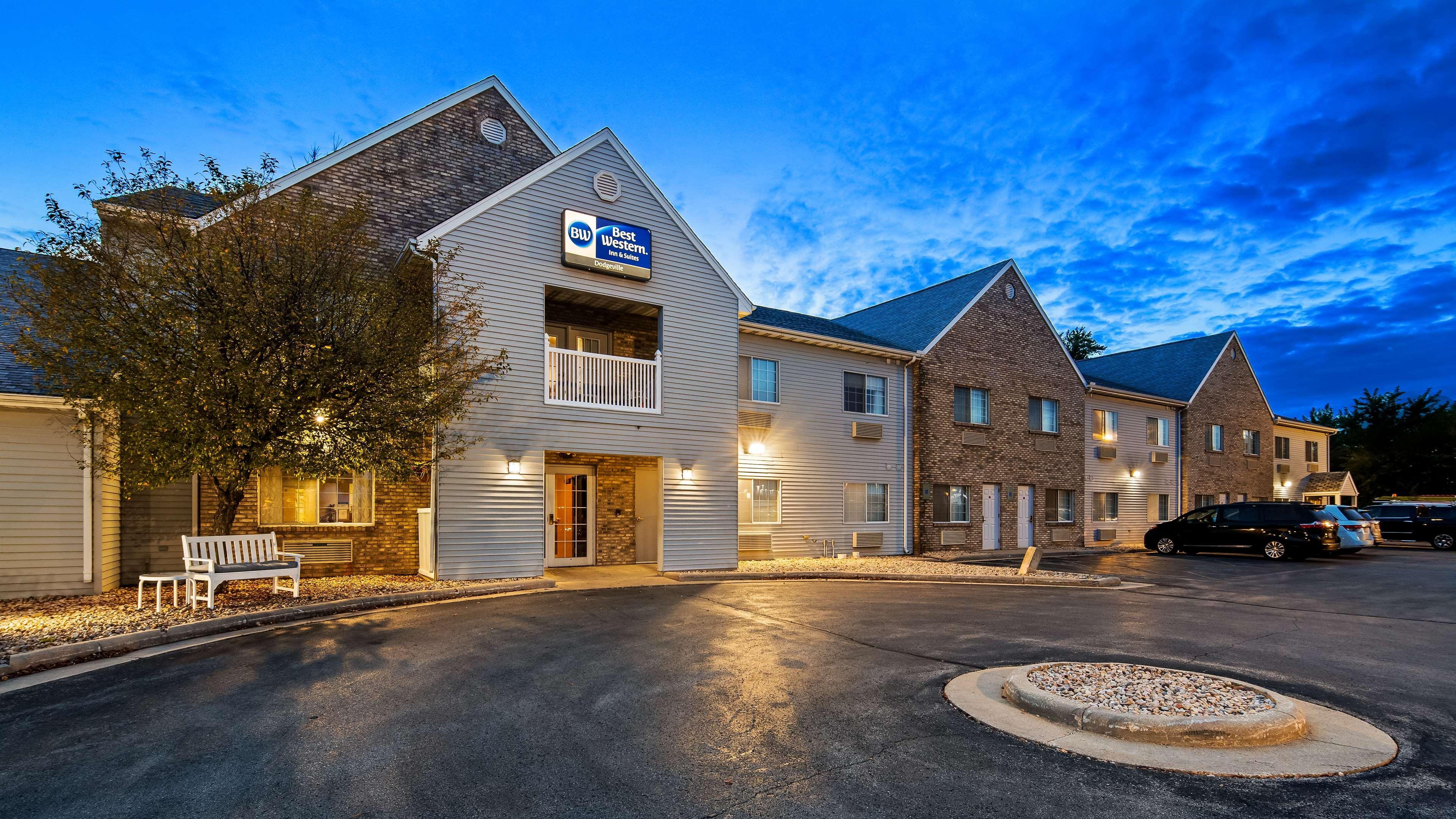 Best Western Dodgeville Inn & Suites Exterior photo