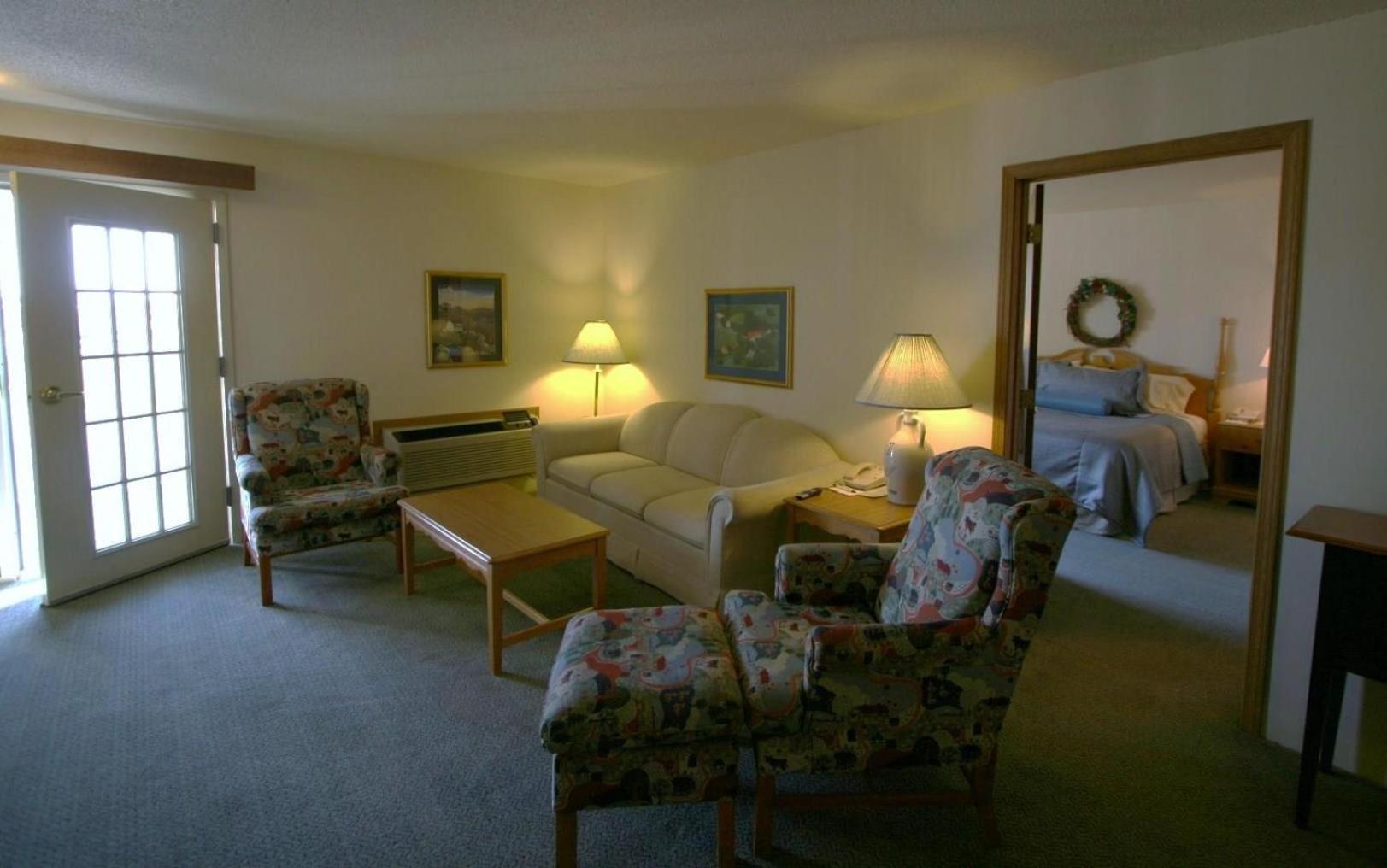 Best Western Dodgeville Inn & Suites Exterior photo